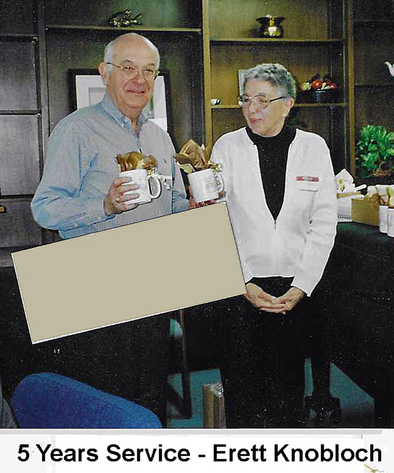 Erett Knobloch receiving his 5-Year Service Award, 2004